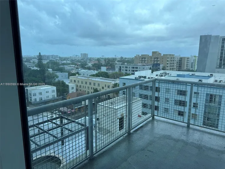 Neo Lofts #812 image #31