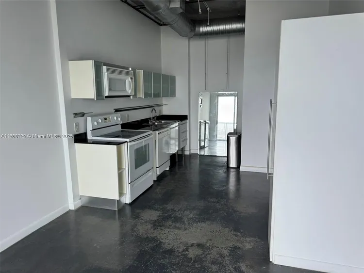 Neo Lofts #812 image #6