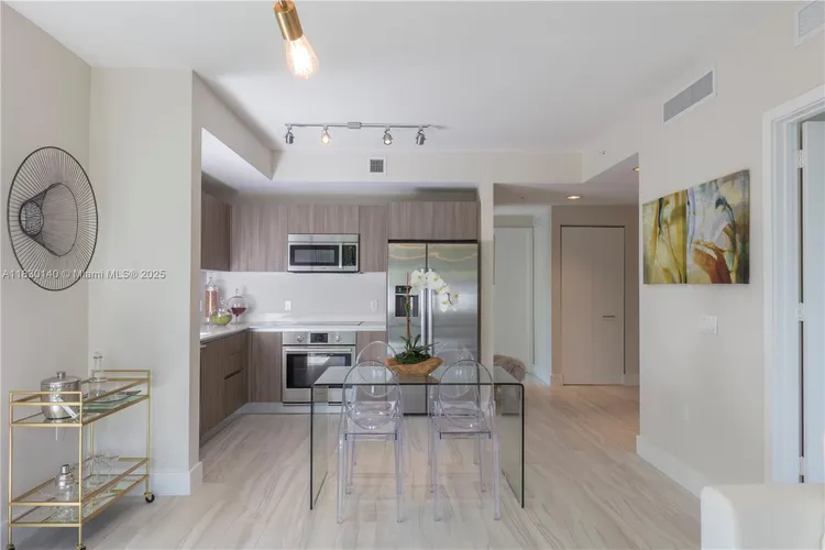 Cassa Brickell #307 image #11