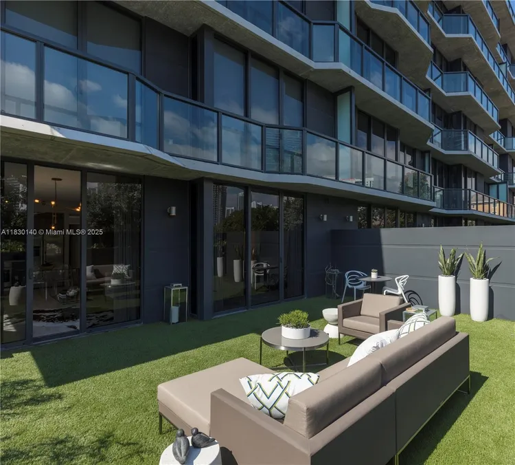 Cassa Brickell #307 image #13