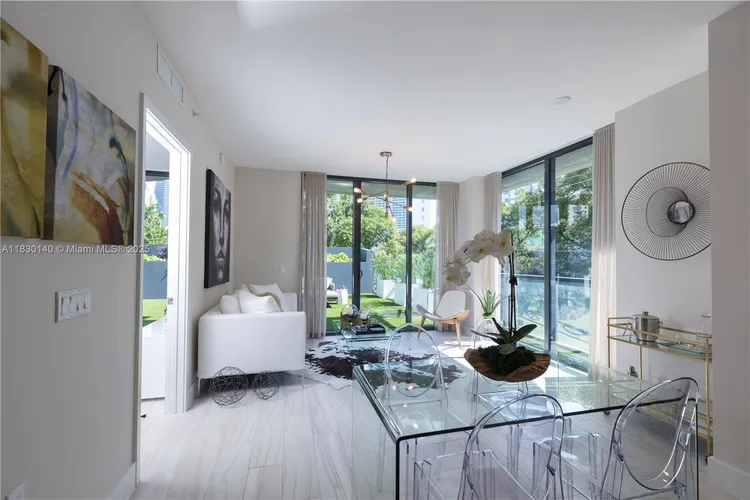 Cassa Brickell #307 image #15