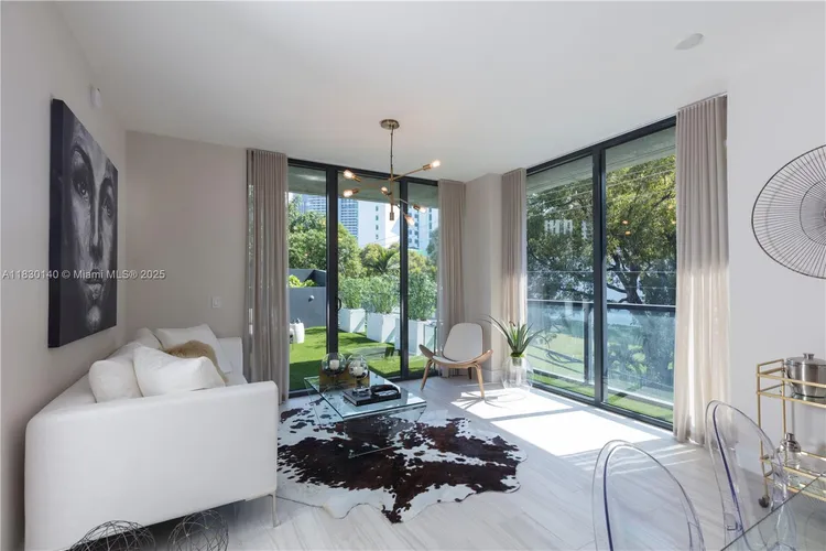 Cassa Brickell #307 image #16