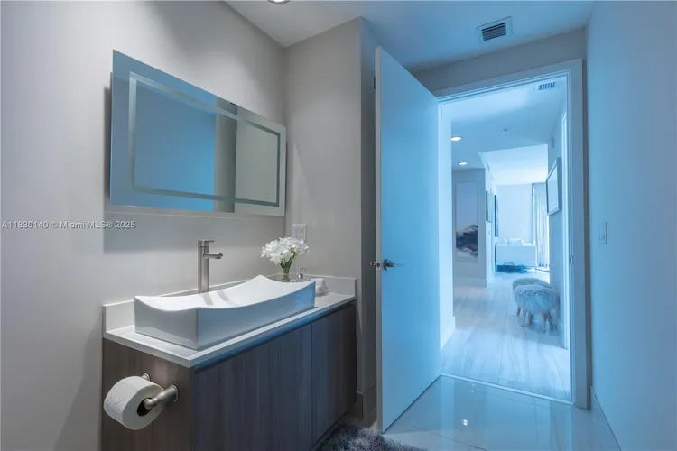 Cassa Brickell #307 image #19