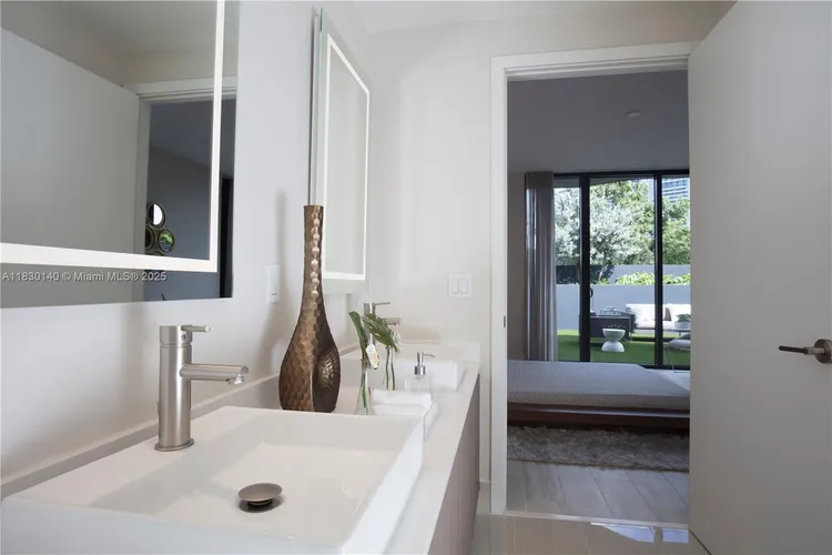 Cassa Brickell #307 image #25