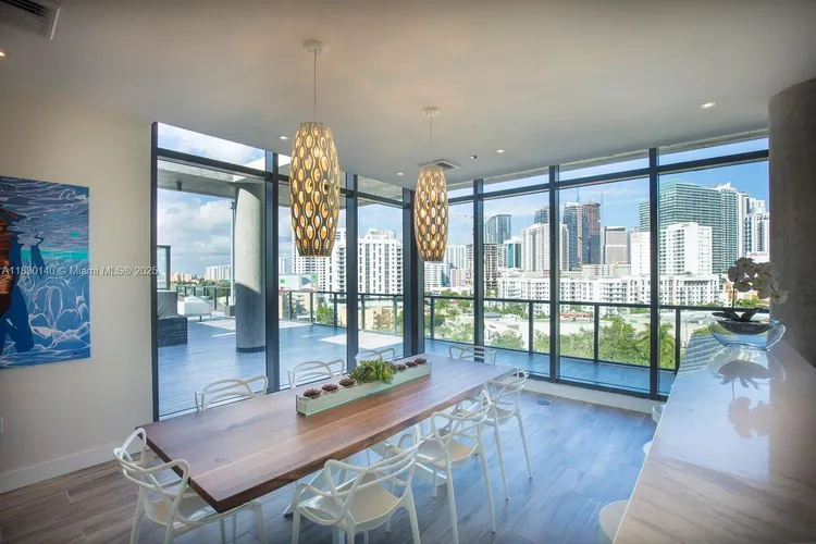 Cassa Brickell #307 image #6