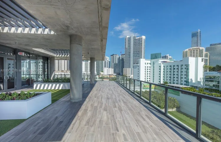 Cassa Brickell #307 image #7