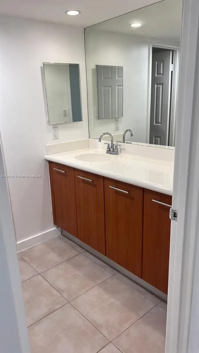 Nirvana 1 #A206 image #10