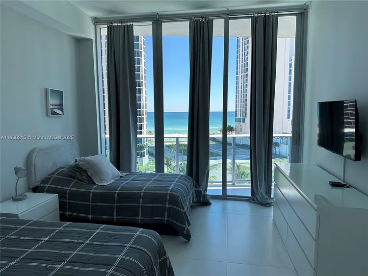 Aurora #703 image #23