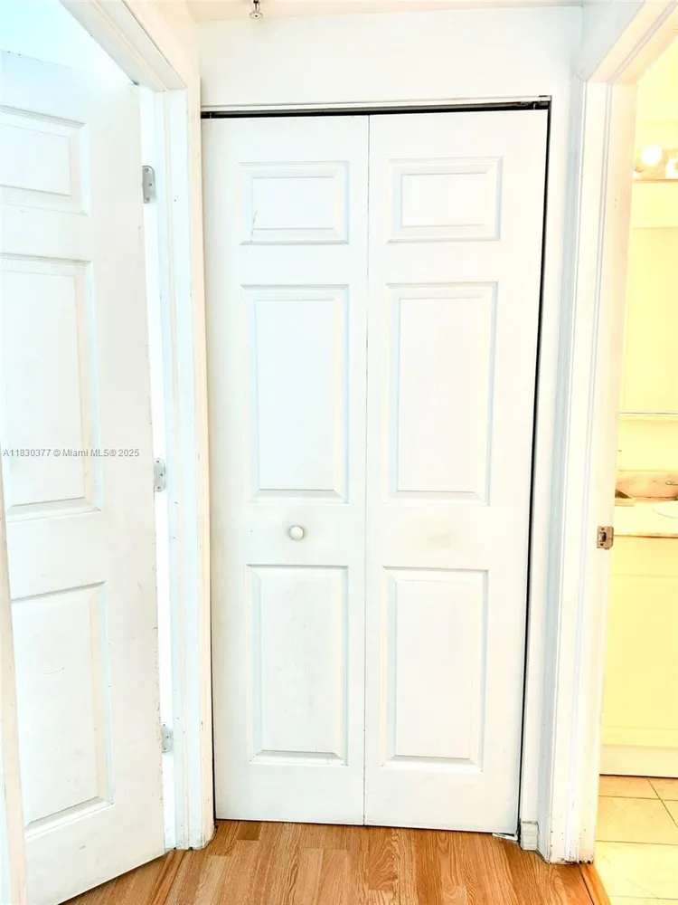 1800 Biscayne Plaza #2004 image #27