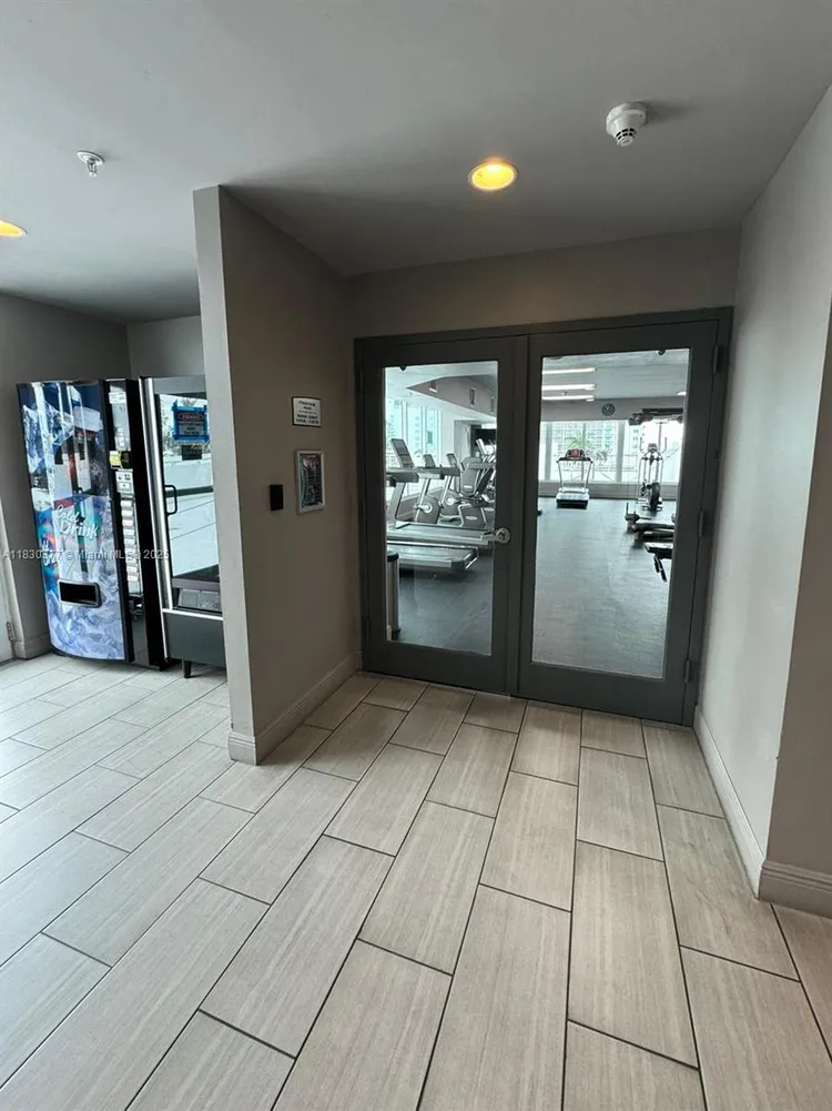 1800 Biscayne Plaza #2004 image #33