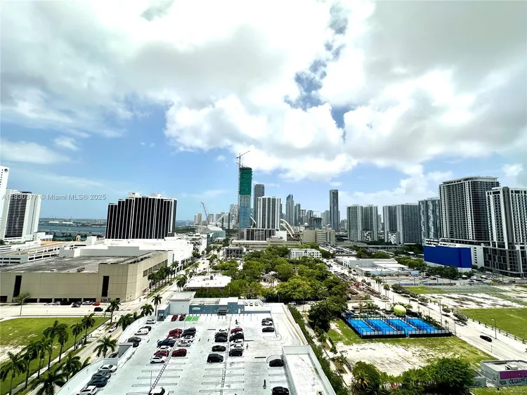 1800 Biscayne Plaza #2004 image #35