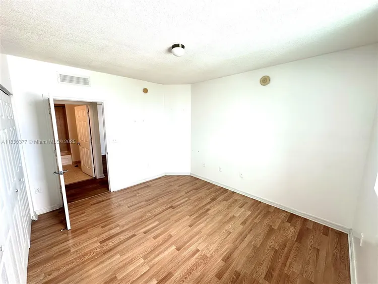 1800 Biscayne Plaza #2004 image #7