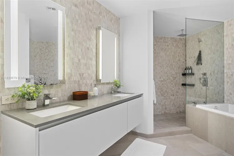 Reach Brickell City Centre #2512 image #11