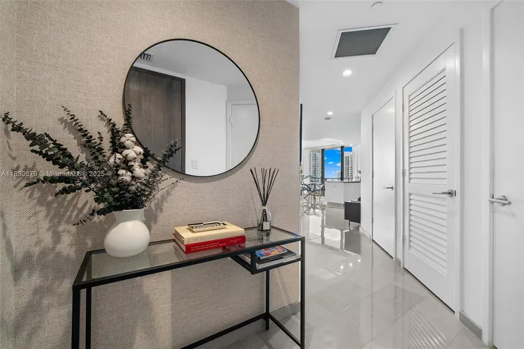 Reach Brickell City Centre #2512 image #16