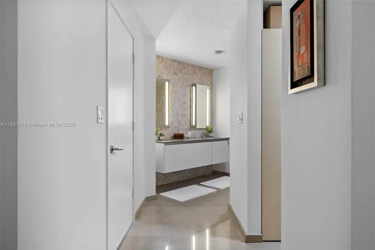 Reach Brickell City Centre #2512 image #30