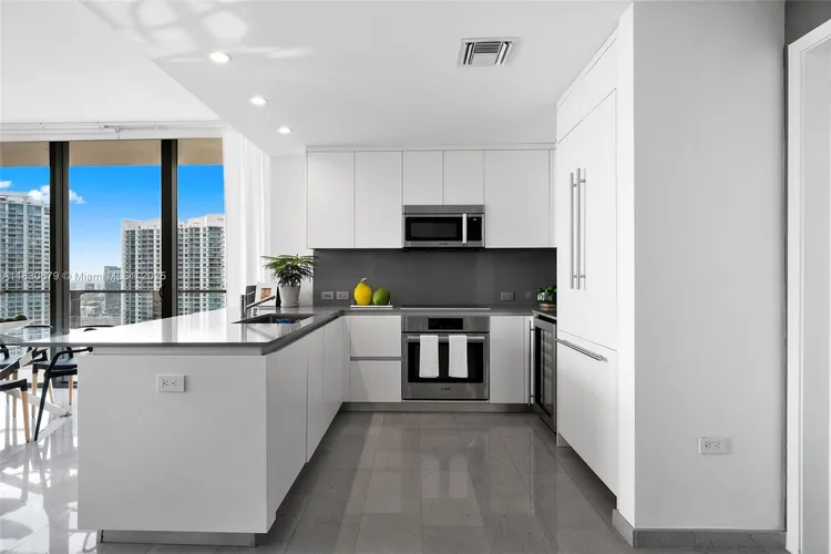 Reach Brickell City Centre #2512 image #6