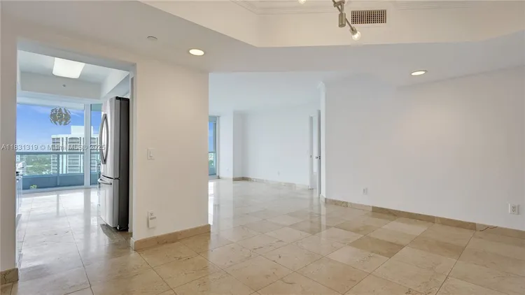 South Tower at the Point #1707 image #10