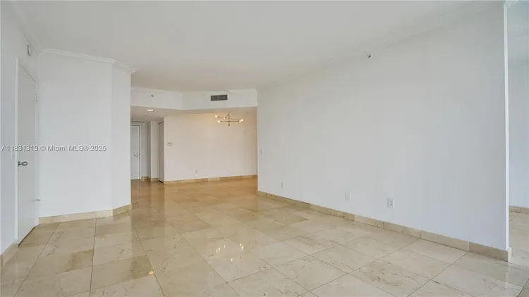 South Tower at the Point #1707 image #11