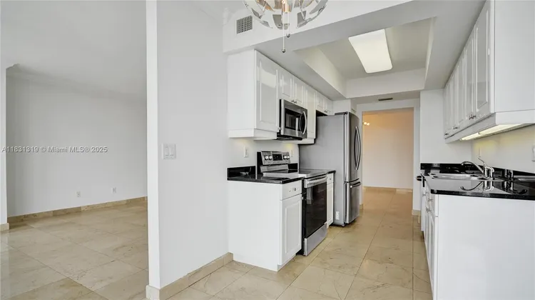 South Tower at the Point #1707 image #13