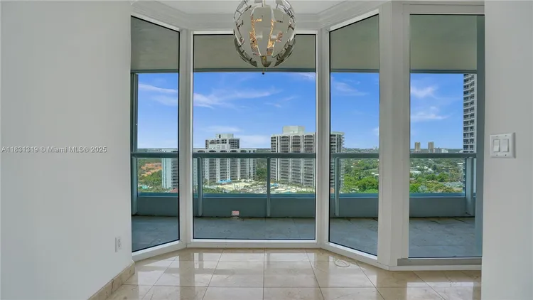 South Tower at the Point #1707 image #17