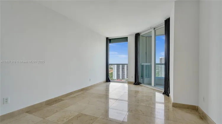 South Tower at the Point #1707 image #19