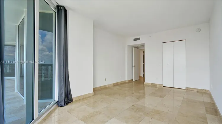 South Tower at the Point #1707 image #21