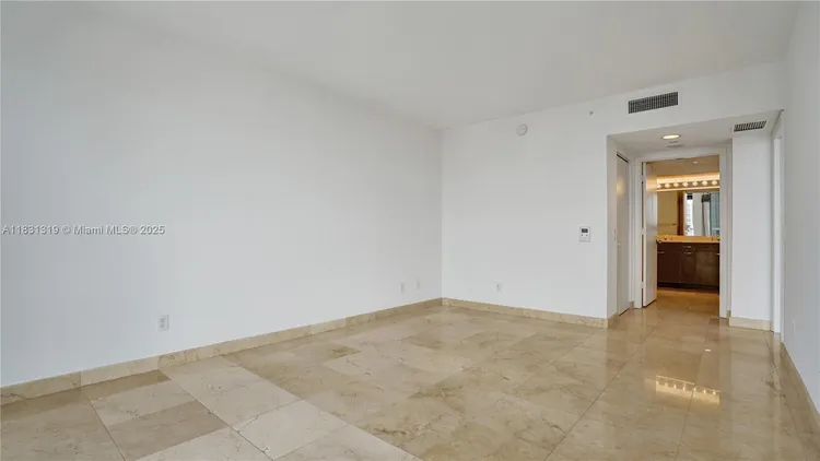 South Tower at the Point #1707 image #26