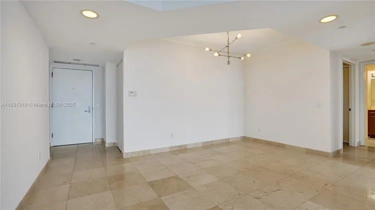 South Tower at the Point #1707 image #7