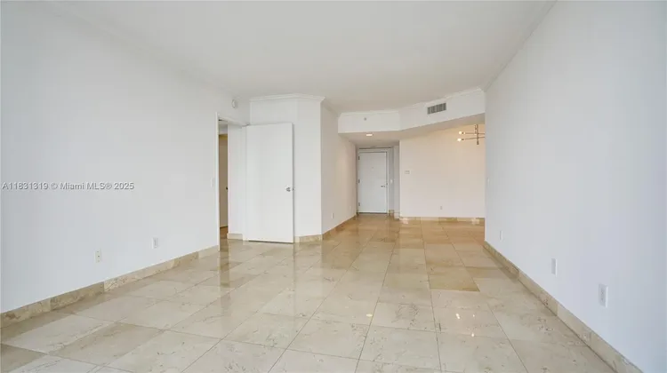 South Tower at the Point #1707 image #9