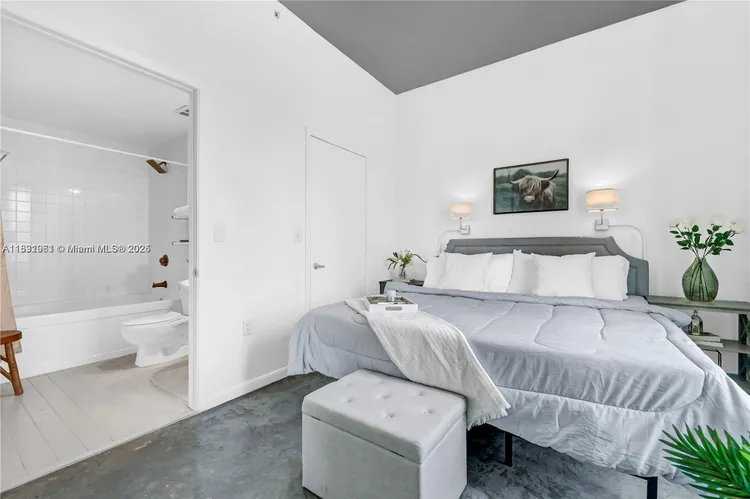 Neo Lofts #803 image #24