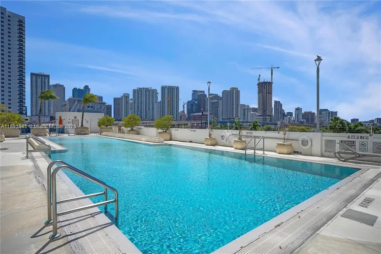 Neo Lofts #803 image #36