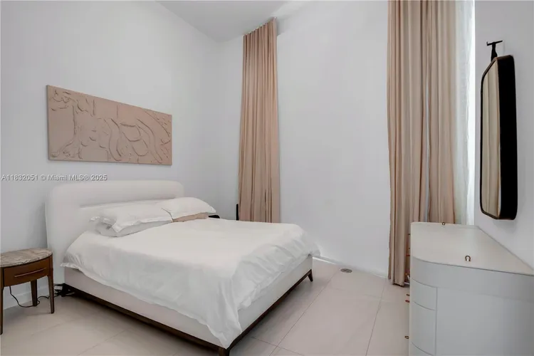 One Park Grove #4A image #26