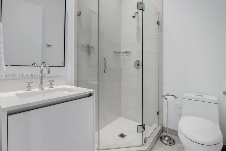 One Park Grove #4A image #29