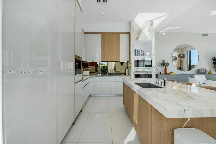 One Park Grove #4A image #9