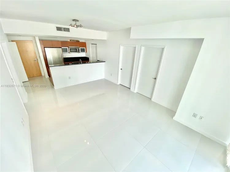 Vizcayne South Tower #1401 image #10