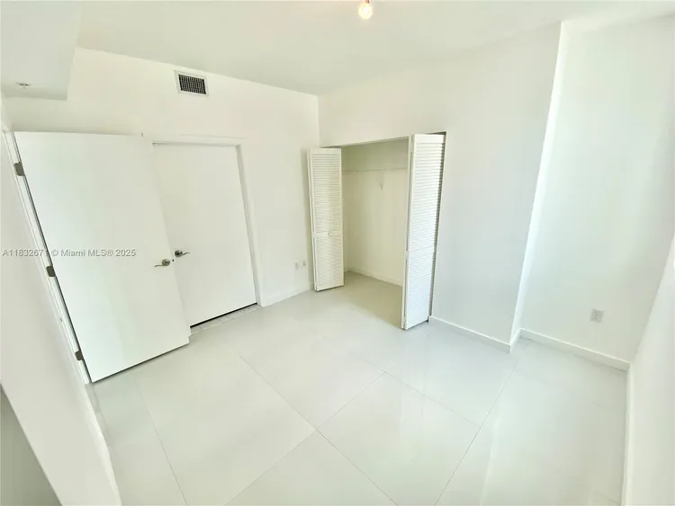 Vizcayne South Tower #1401 image #16