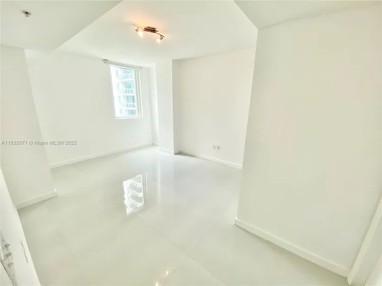 Vizcayne South Tower #1401 image #20