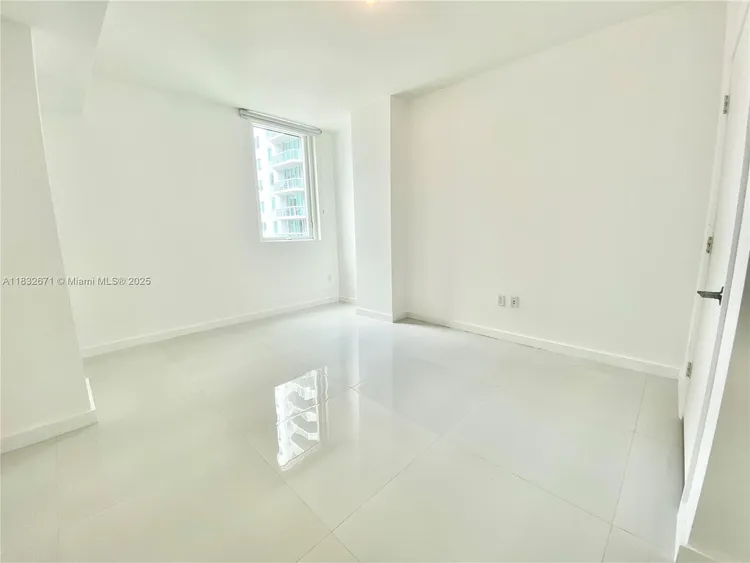 Vizcayne South Tower #1401 image #21