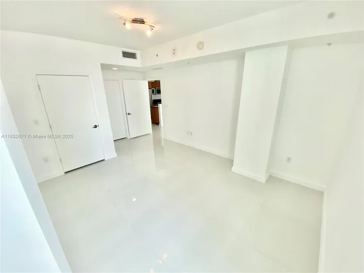 Vizcayne South Tower #1401 image #22