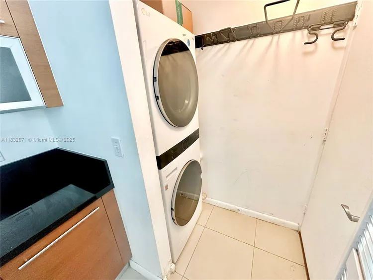 Vizcayne South Tower #1401 image #33