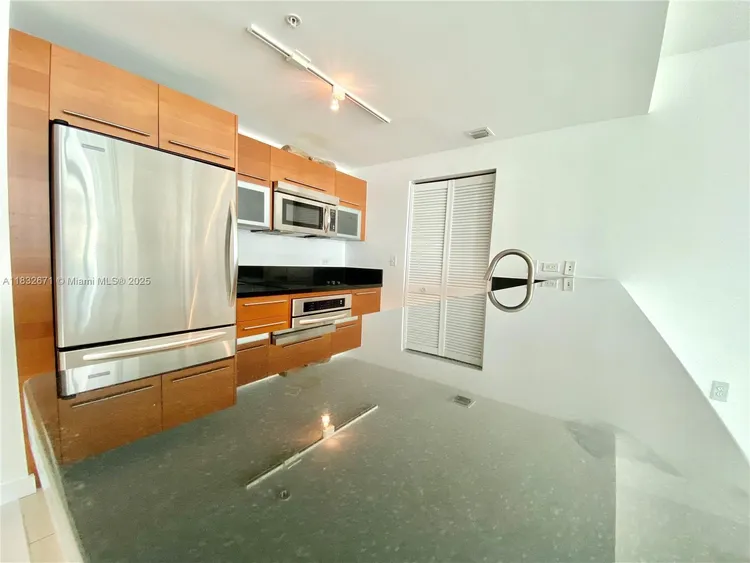 Vizcayne South Tower #1401 image #7