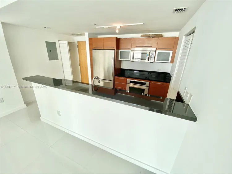 Vizcayne South Tower #1401 image #8