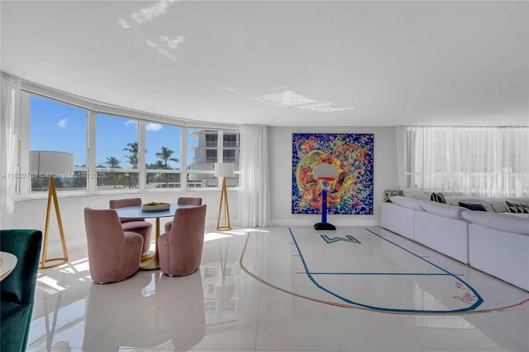 The Tiffany #102 image #11