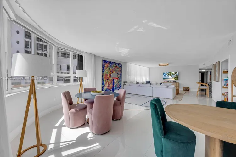 The Tiffany #102 image #12