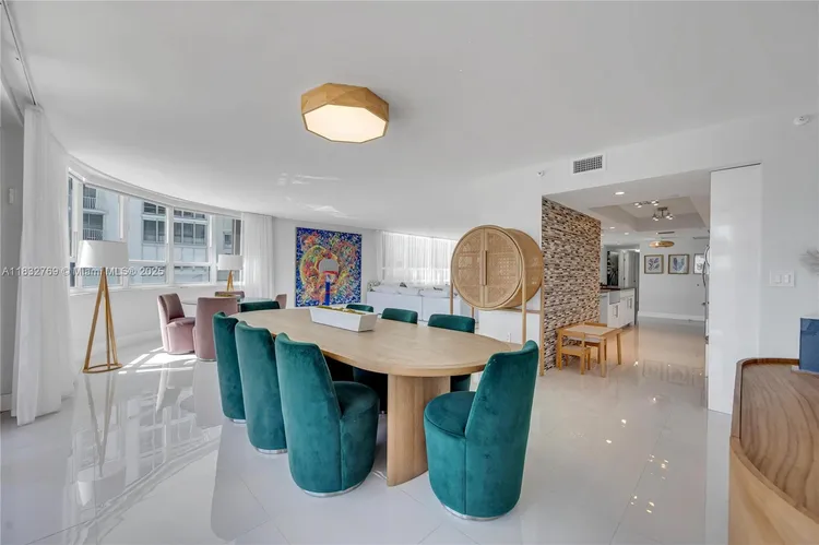 The Tiffany #102 image #14