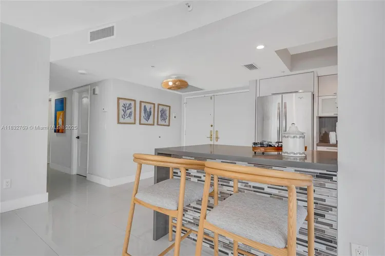 The Tiffany #102 image #16