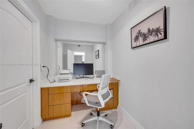 The Tiffany #102 image #23