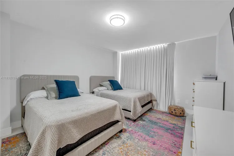 The Tiffany #102 image #24