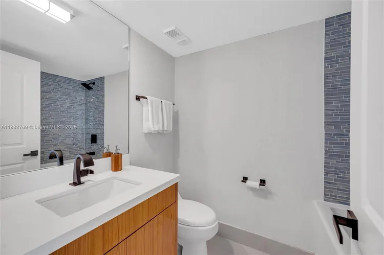 The Tiffany #102 image #26