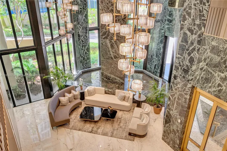 The Tiffany #102 image #31